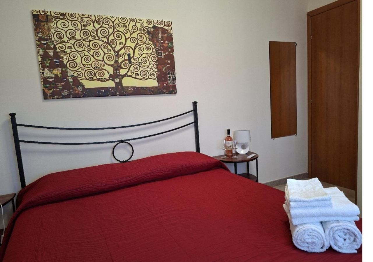 Appartamento La Casa Del Sole Brindisi Esterno foto